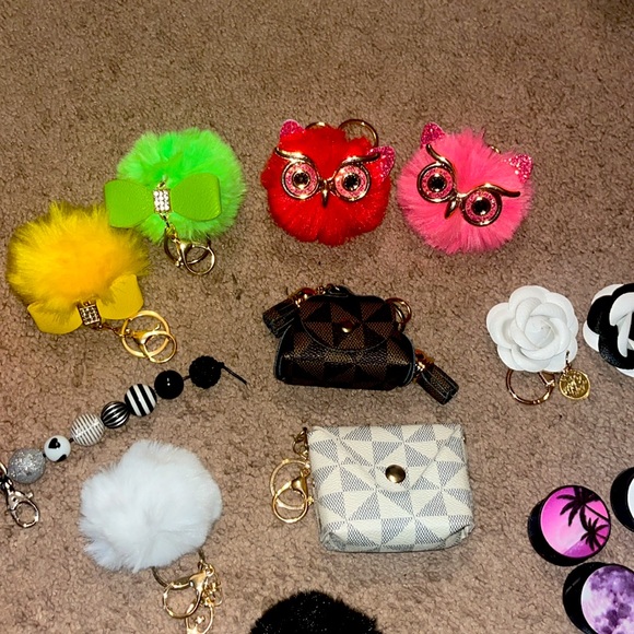 NWOT! Choose one! more not pictured here, keychains/ purse charms,purse holders🤩 - Picture 6 of 7